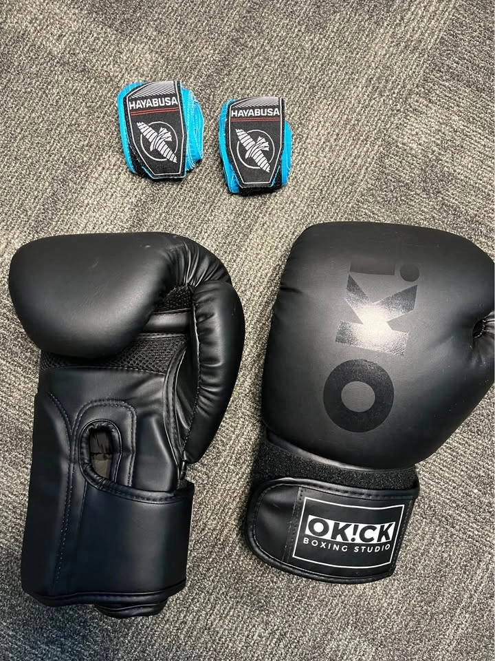 Boxing Studio Gloves and Hayabusa Hand Wraps - photo 2