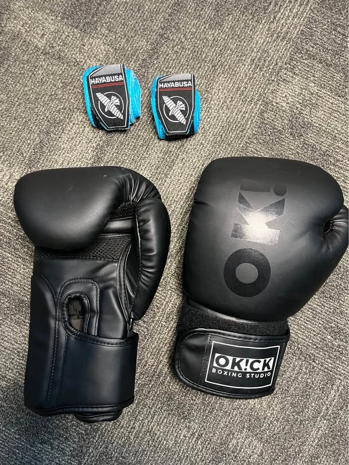 Boxing Studio Gloves and Hayabusa Hand Wraps - photo 3