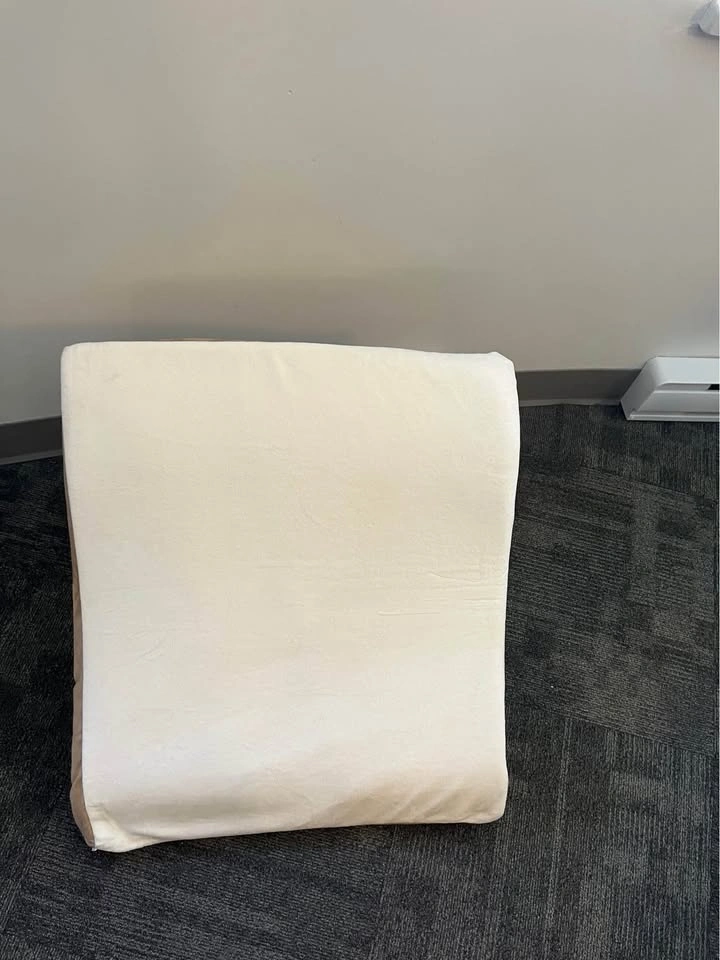 Bed Wedge Pillow- Reading Pillow - photo 3