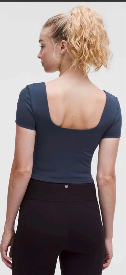 Lululemon Wunder Under SmoothCover Square-Neck T-Shirt – Size 10 - photo 2