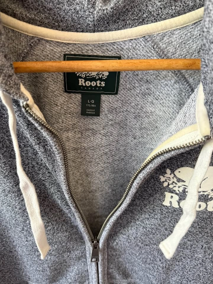Roots Organic Original Full Zip Hoodie – Size Large - photo 4