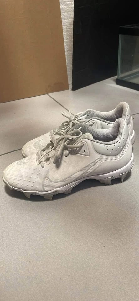 Nike cleats size 8.5