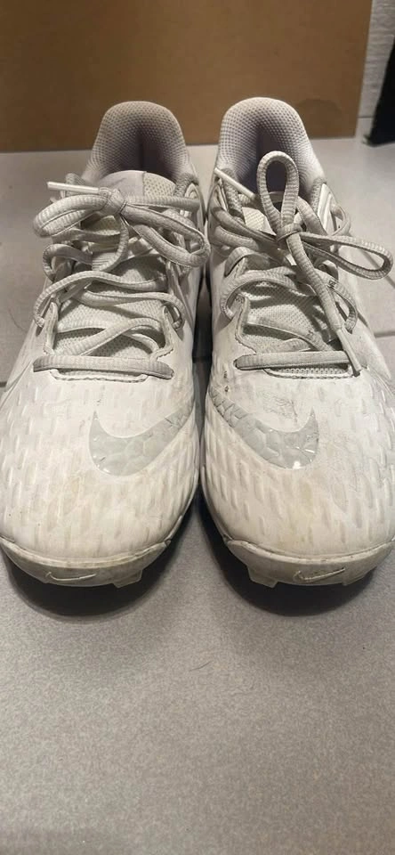 Nike cleats size 8.5 - photo 3