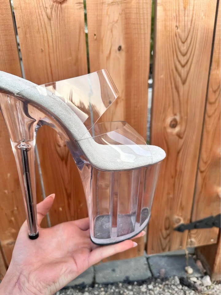Pleasers size 7 clear double strap - photo 2