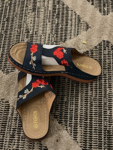 Women’s Navy/Red Slide Sandals, Embroidered Floral Rose, EU 42 - photo 2