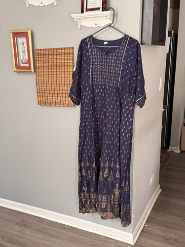 LADIES FULL LENGTH DRESS IN A XL SIZE COOL CASUAL AND COMFORTABL