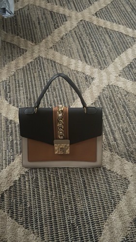 LADIES ALDO DESIGNER HANDBAG IN MINT CONDITION