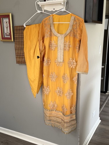 2-Piece Indian Pak Suit - Embroidered Top & Ankle Pants (42)