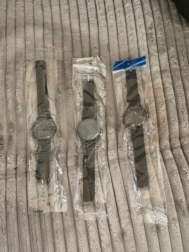 3 BRAND NEW UNISEX WRISTWATCHES WITH FLEXIBLE BANDS