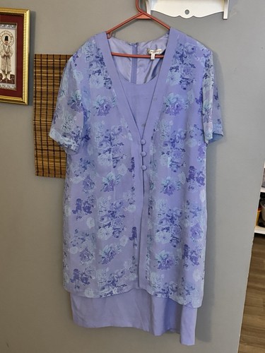 LADIES SUMMER DRESS IN A 18W SIZE BY DRESS BARN