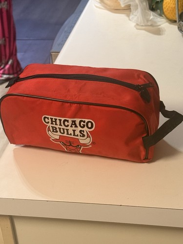 NBA Chicago Bulls Red Cosmetic Bag or Shaving Kit - photo 4