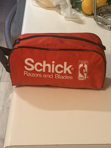 NBA Chicago Bulls Red Cosmetic Bag or Shaving Kit - photo 5