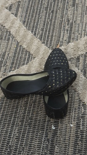 Women's Black and Gold Flat Shoes - Size 7