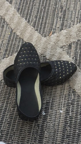 Women's Black and Gold Flat Shoes - Size 7 - photo 4