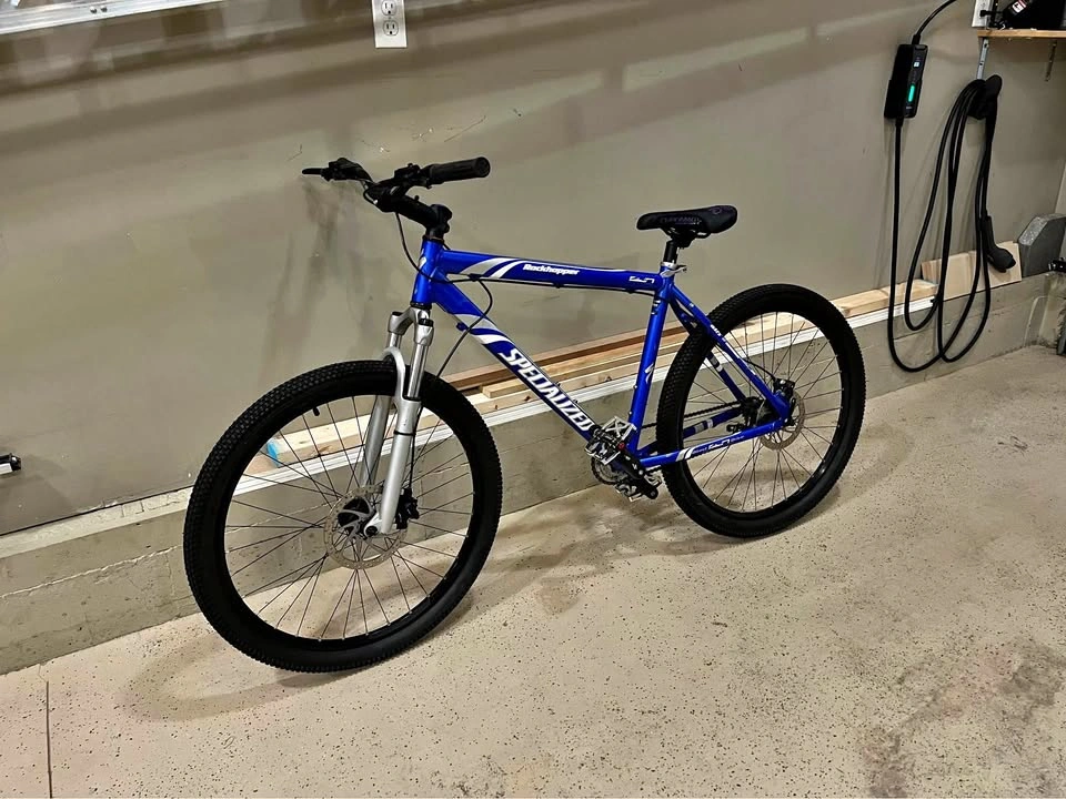 Specialized Rockhopper Mountain Bike + Random parts