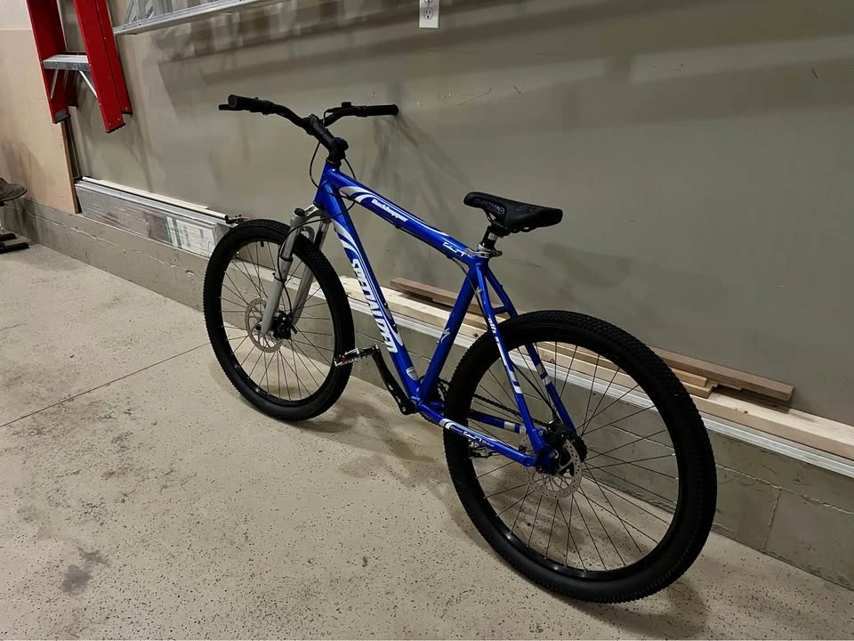 Specialized Rockhopper Mountain Bike + Random parts - photo 2