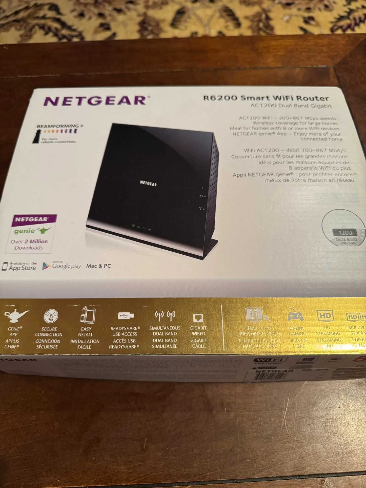 Netgear R6200 Smart WiFi Router AC1200 thumbnail