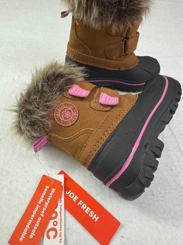 NEW Joe Fresh Girls Toddler Winter Boots - Size 7 - photo 5