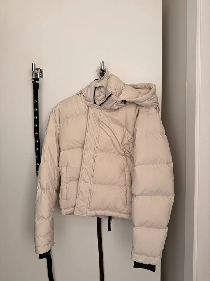 White shorty superpuff