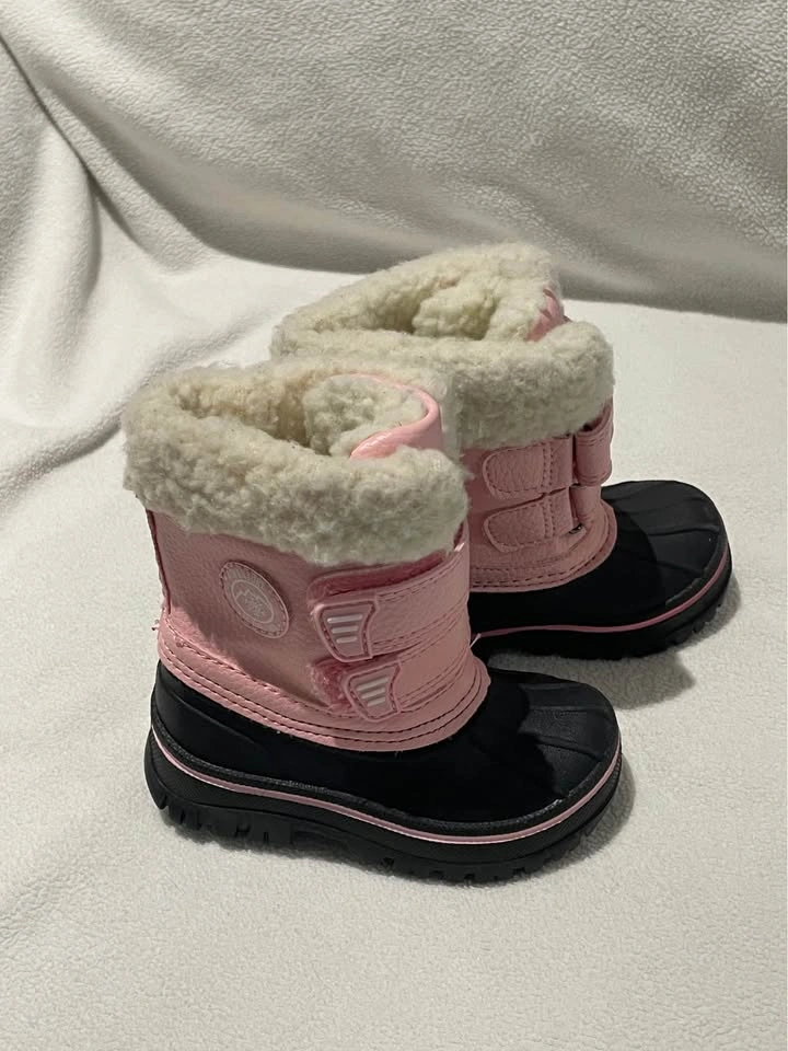 NEW Joe Fresh Toddler Snow Boots Size 4 - photo 2