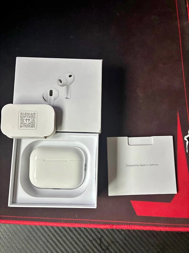 Authentic Apple AirPod pro 3s