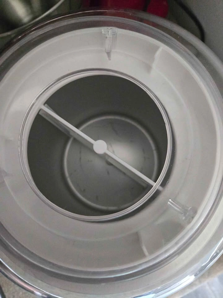 Ice cream maker - photo 2