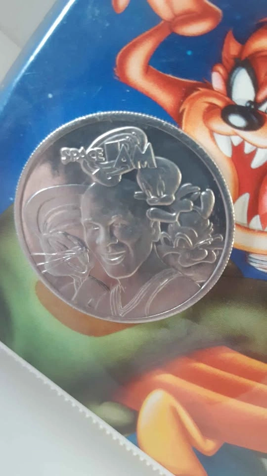 Space Jam VHS Tape with Michael Jordan Commemorative Coin - photo 2