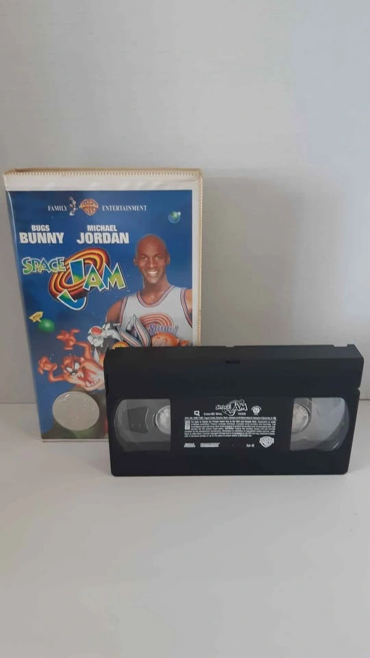 Space Jam VHS Tape with Michael Jordan Commemorative Coin - photo 5