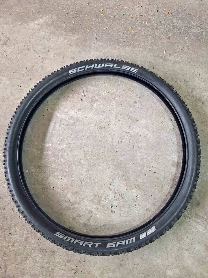 Schwalbe 27.5 bike tire