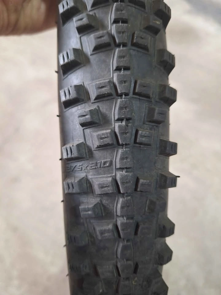 Schwalbe 27.5 bike tire - photo 2
