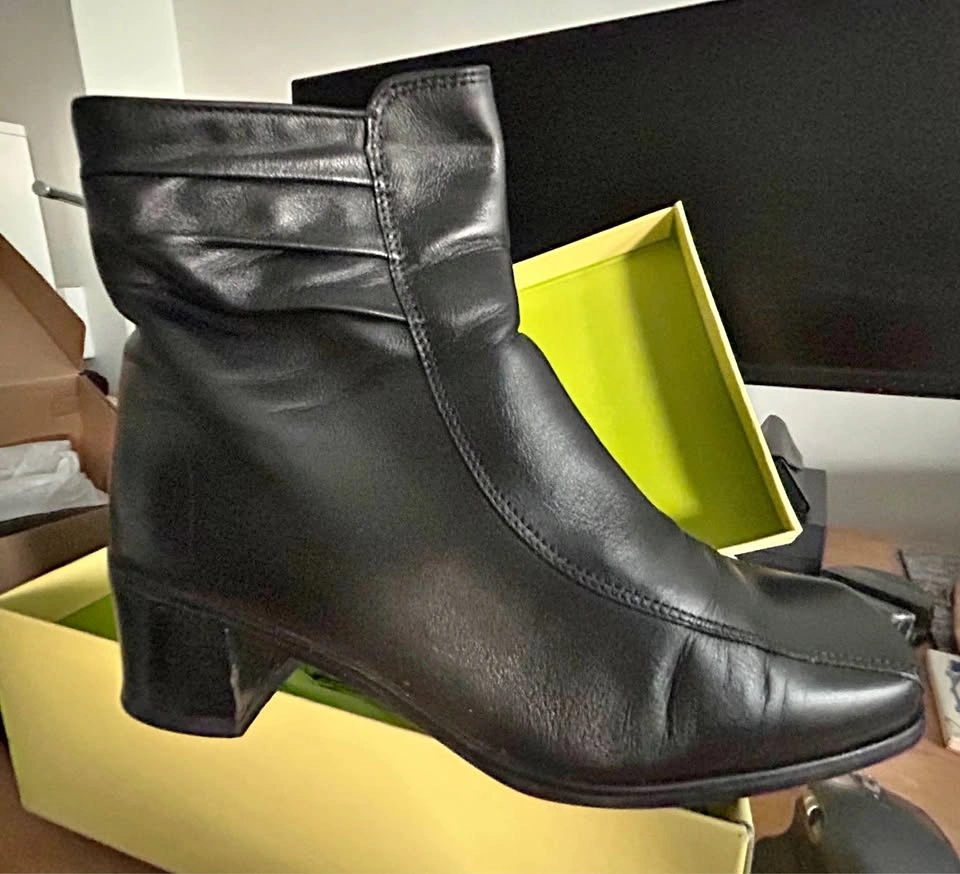 La Canadienne Waterproof Ankle Boots