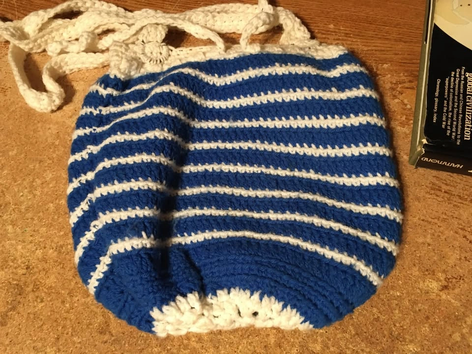 RELIC HANDBAG LEAVES AND BLUE & WHITE CROCHET HANDBAG TOTE - photo 4