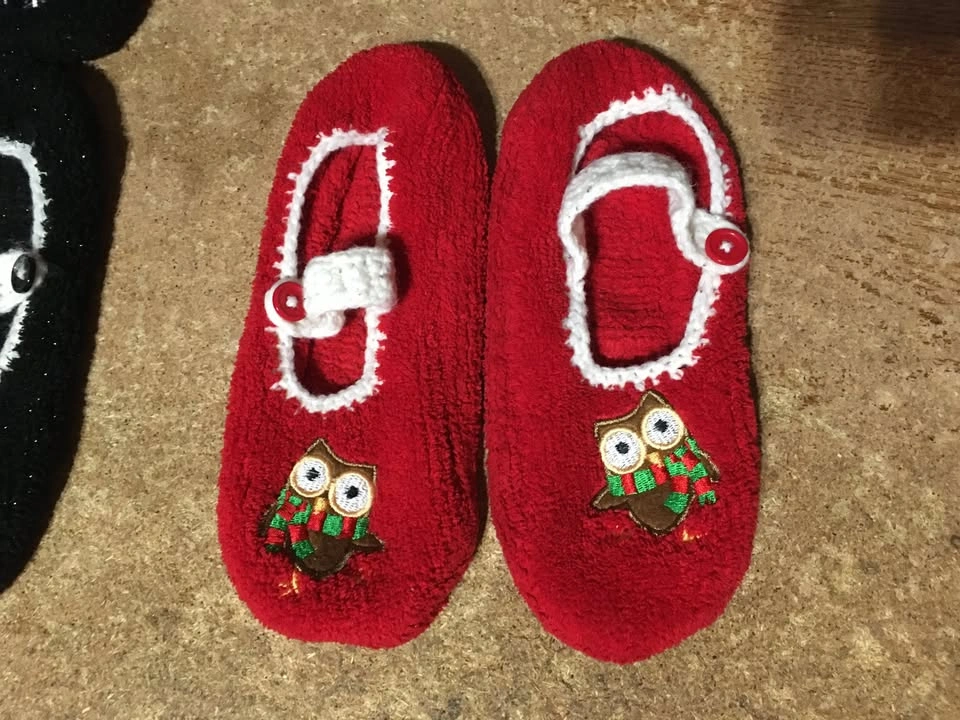 THREE PAIRS OF FUZZY SLIPPER SOCKS CHRISTMAS OWL SNOWFLAKE LADYB - photo 4
