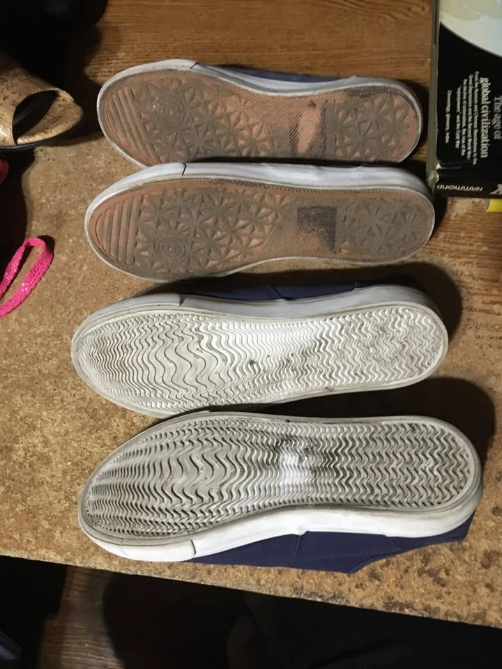 Lot of 11 Women's Shoes: Heels, Sandals, Sneakers Size 4-10 - photo 3