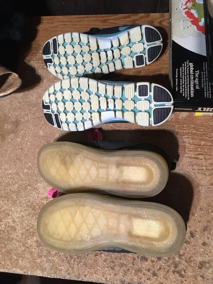 Lot of 11 Women's Shoes: Heels, Sandals, Sneakers Size 4-10 - photo 5