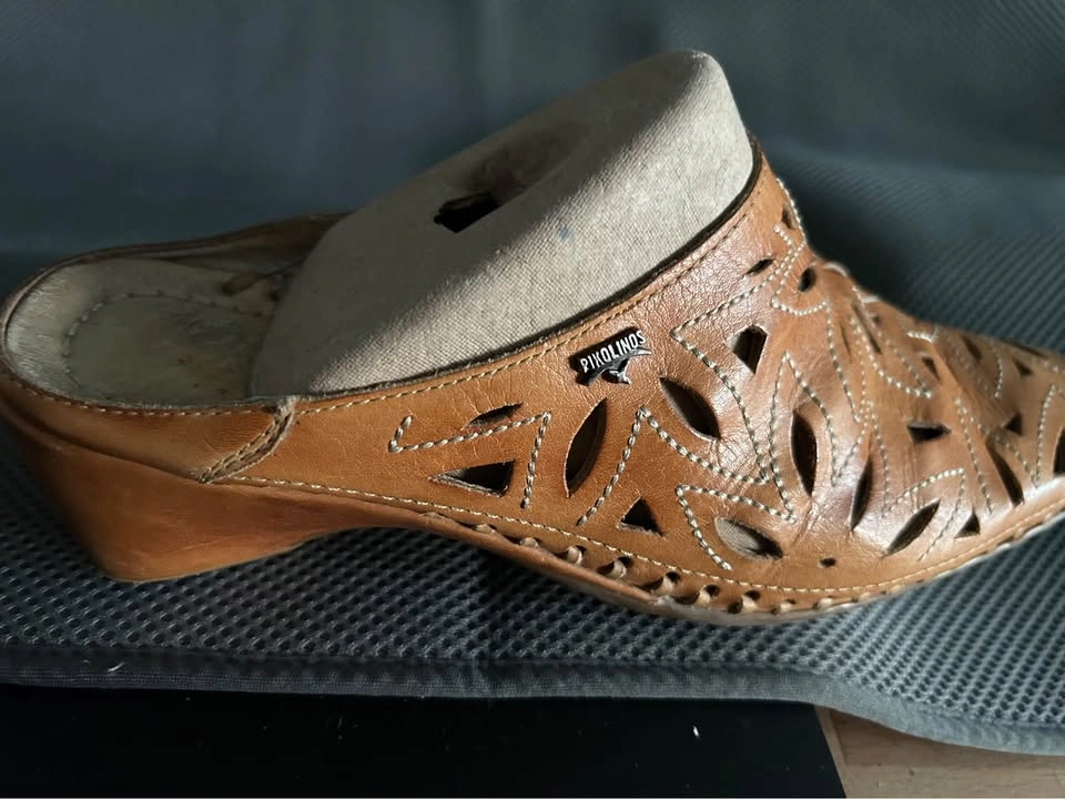 Pikolinos Leather Cutout Mules - photo 4