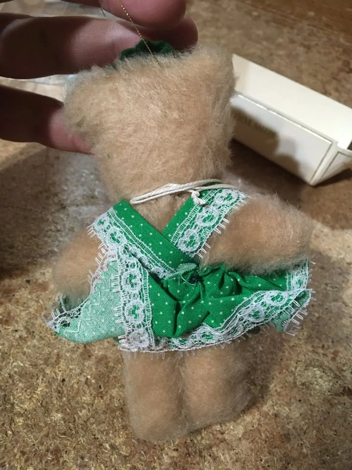 CUDDLES INC TEDDYGRAM TEDDY BEAR ICE SKATER GREEN DRESS AND HAT - photo 4