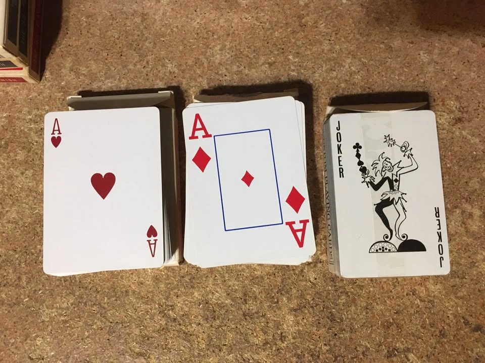 LOT OF 11 PLAYING CARD DECKS AND PINOCHLE DECKS - photo 2