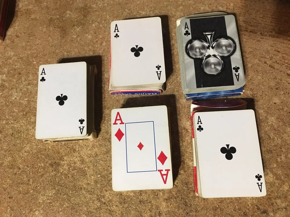 LOT OF 11 PLAYING CARD DECKS AND PINOCHLE DECKS - photo 3