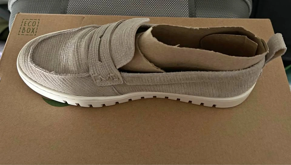 Vionic Uptown Loafers Size 7.5
