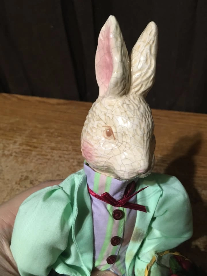 2002 AVON GIFT COLLECTION DAD BUNNY RABBIT SHELF SITTER - photo 2