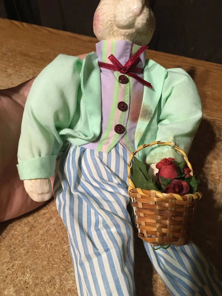 2002 AVON GIFT COLLECTION DAD BUNNY RABBIT SHELF SITTER - photo 4
