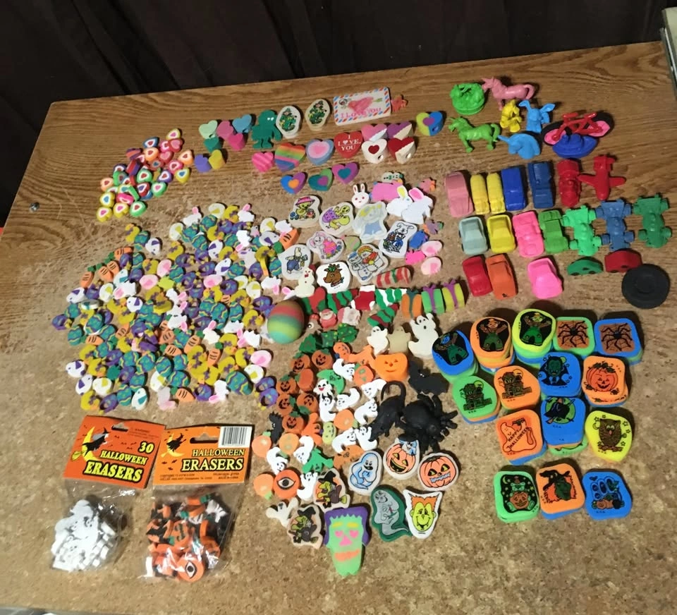 LOT OF 400+ HALLOWEEN ERASERS GHOST WITCH DRACULA EASTER VALENTI - photo 2