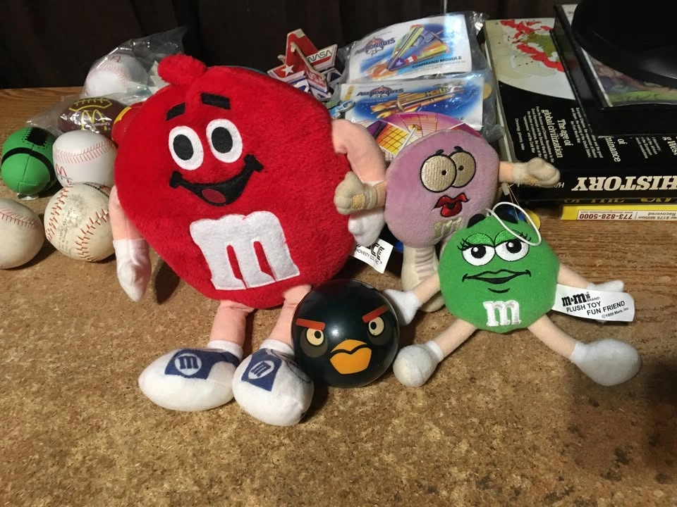 BIG LOT OF VINTAGE MCDONALDS HAPPY MEAL TOYS MICHAEL JORDAN - photo 5