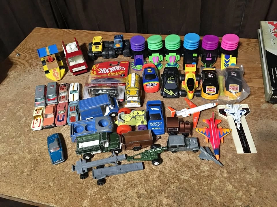 LOT OF 41 TOY CARS PLANES TRUCKS TOOTSIETOY STREEX BURGER KING