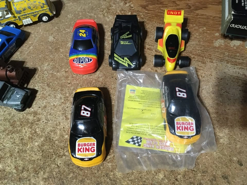 LOT OF 41 TOY CARS PLANES TRUCKS TOOTSIETOY STREEX BURGER KING - photo 2