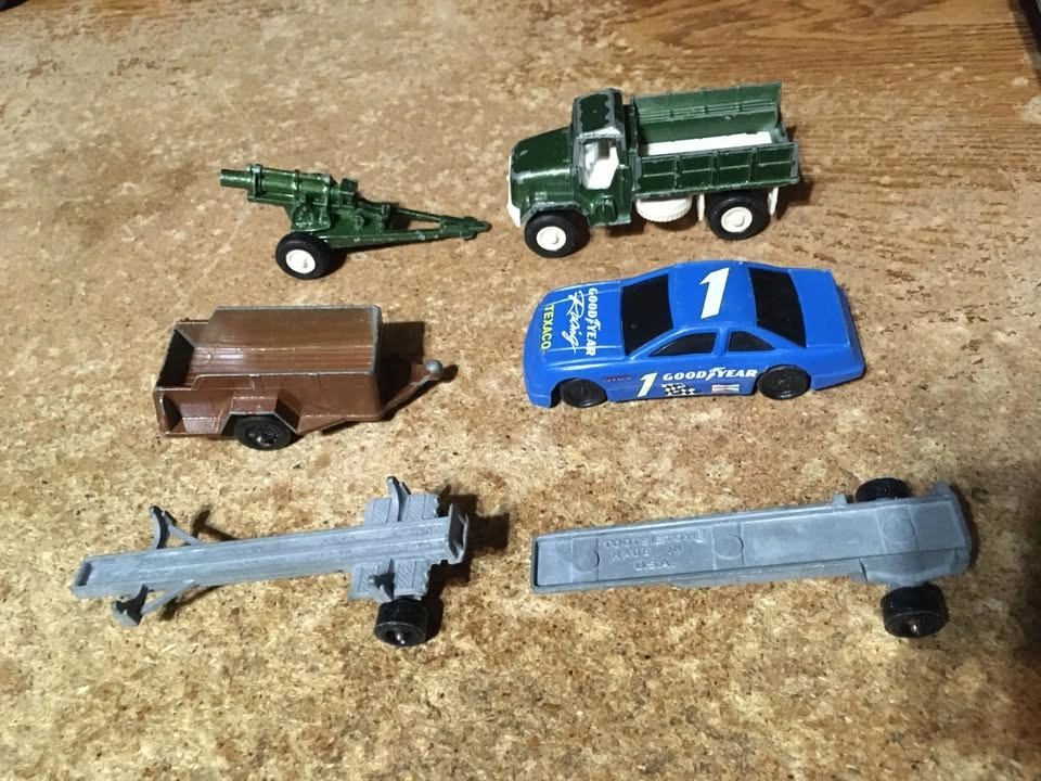 LOT OF 41 TOY CARS PLANES TRUCKS TOOTSIETOY STREEX BURGER KING - photo 5