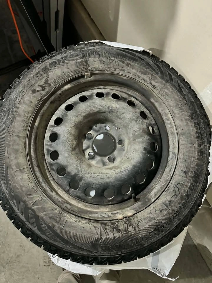 Winter Tires w/ Rims 235/65/R17 - photo 4