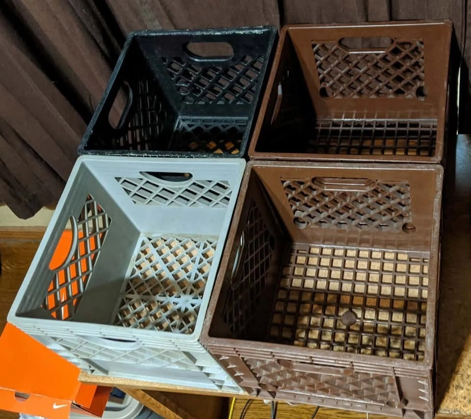 LOT OF 4 VINTAGE MILK CRATES BORDEN DEAN FOODS SWISS VALLEY - photo 3