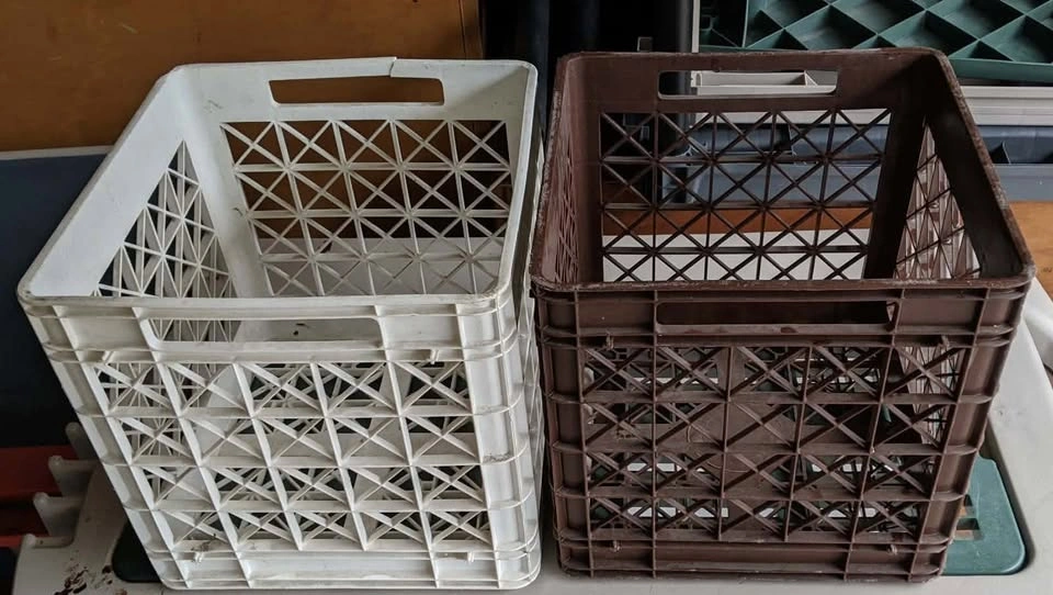 LOT OF 7 MILK FILE CRATES ITEM HOLDER - photo 4